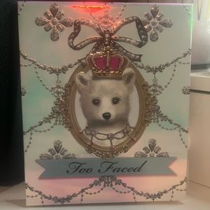 Too faced - holiday eye shadow palette